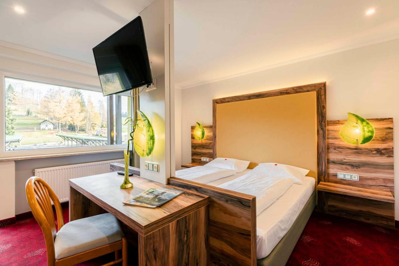 Landhotel Gruenwies -Bonsai-Wellness Garni (Adults Only) 로베르크 외부 사진