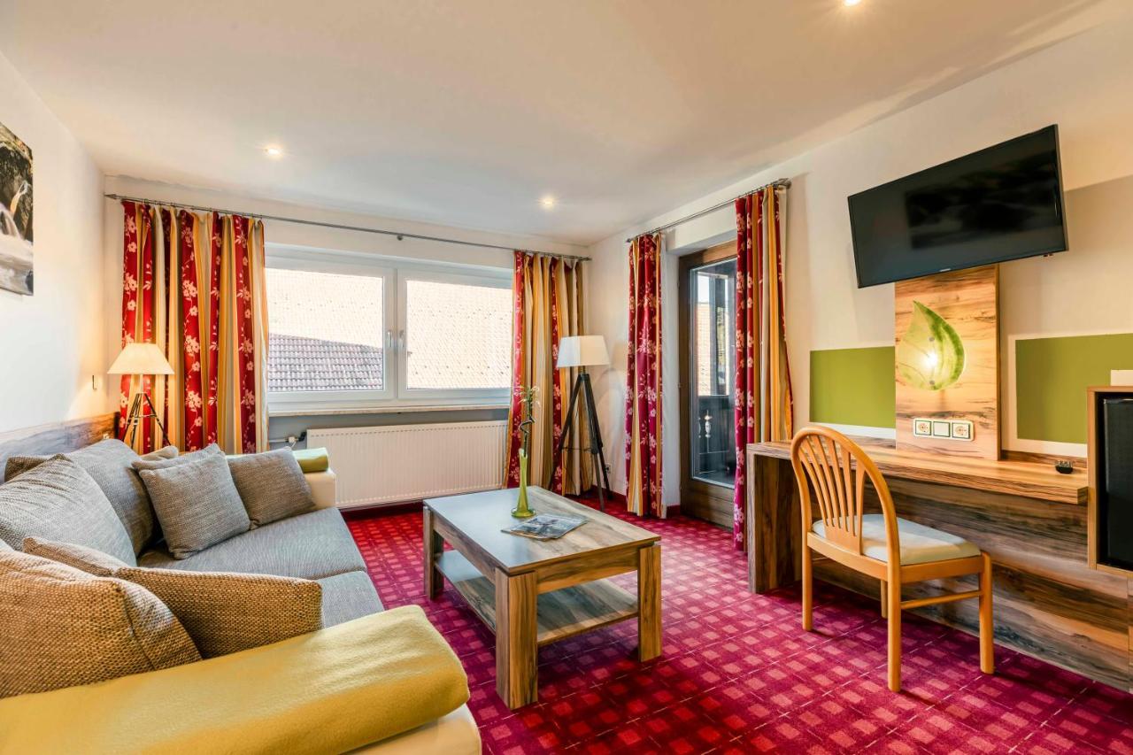 Landhotel Gruenwies -Bonsai-Wellness Garni (Adults Only) 로베르크 외부 사진