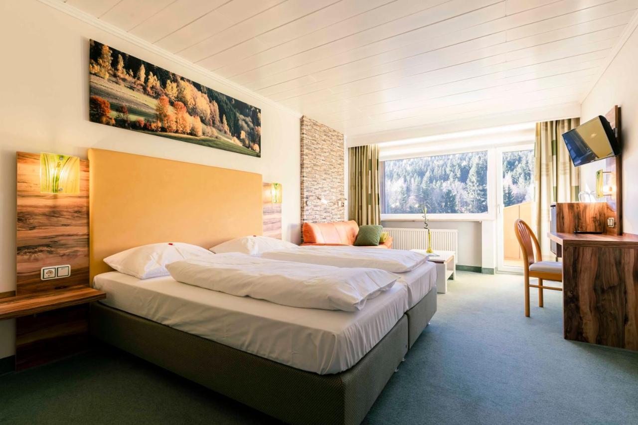 Landhotel Gruenwies -Bonsai-Wellness Garni (Adults Only) 로베르크 외부 사진