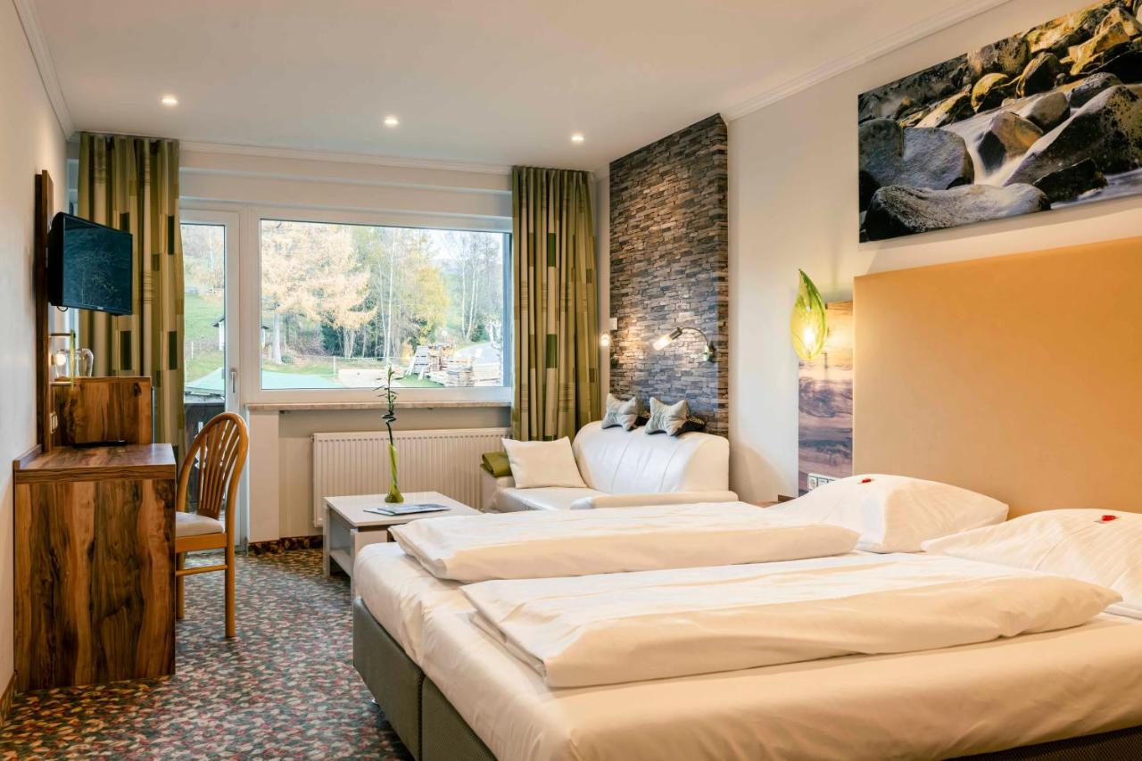 Landhotel Gruenwies -Bonsai-Wellness Garni (Adults Only) 로베르크 외부 사진