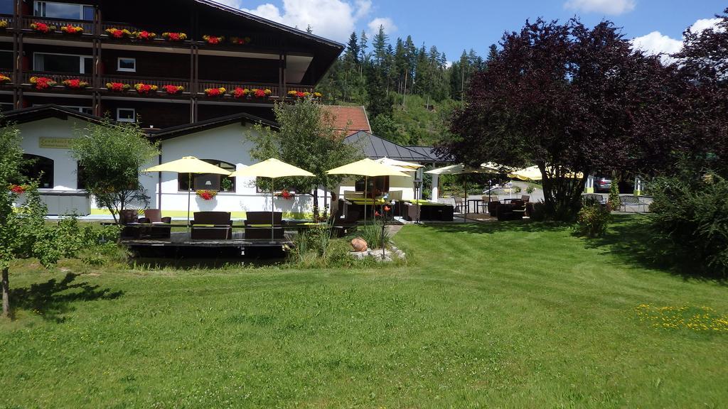 Landhotel Gruenwies -Bonsai-Wellness Garni (Adults Only) 로베르크 외부 사진