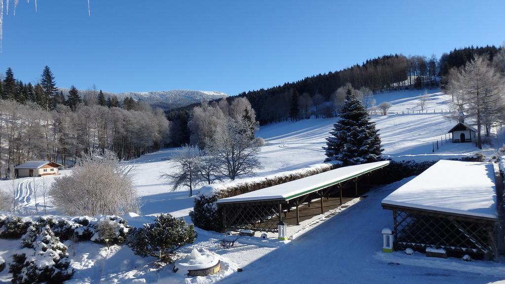 Landhotel Gruenwies -Bonsai-Wellness Garni (Adults Only) 로베르크 외부 사진